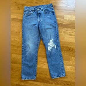 👖 Levi’s 501 Wedgie Straight Jeans | High Rise | Distressed Knee | Medium Wash